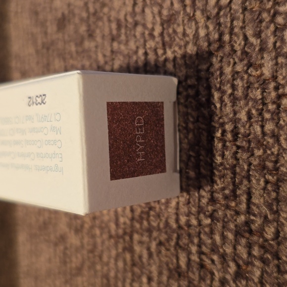 MORA BRAND WOMEN'S SATIN SHEEN MULTISTICK CHEEKS AND LIPS COLOR "HYPED" - Picture 5 of 5